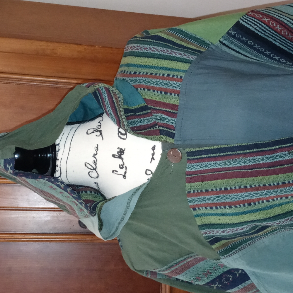 Poncho - Picture 2 of 7